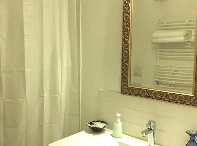 Vicolo Del Lupo 4* Roma