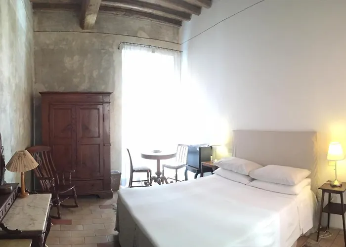 Vicolo Del Lupo