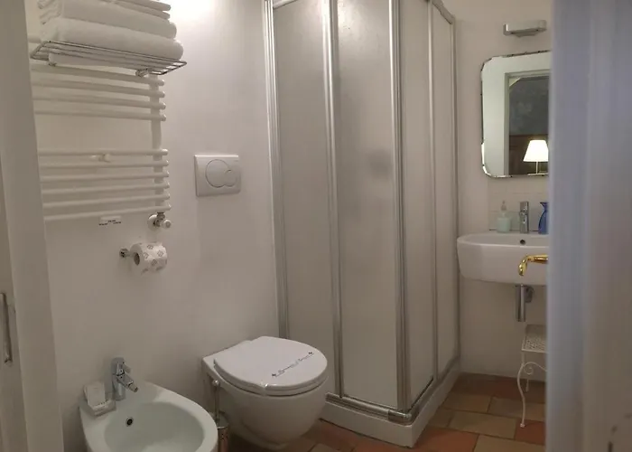 Vicolo Del Lupo 4*